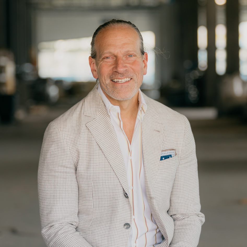 Arturo Sneider, CRX, CLS