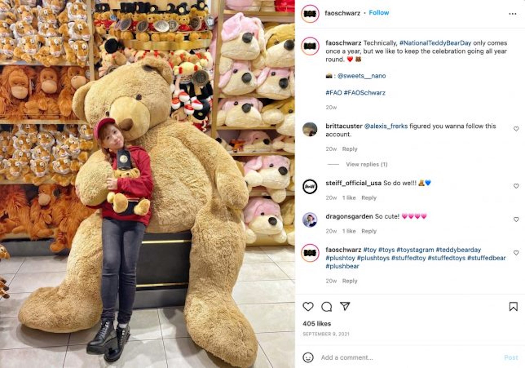 New York City-based toy store FAO Schwarz does a tremendous job with its retail merchandising strategy. Rather than just plac