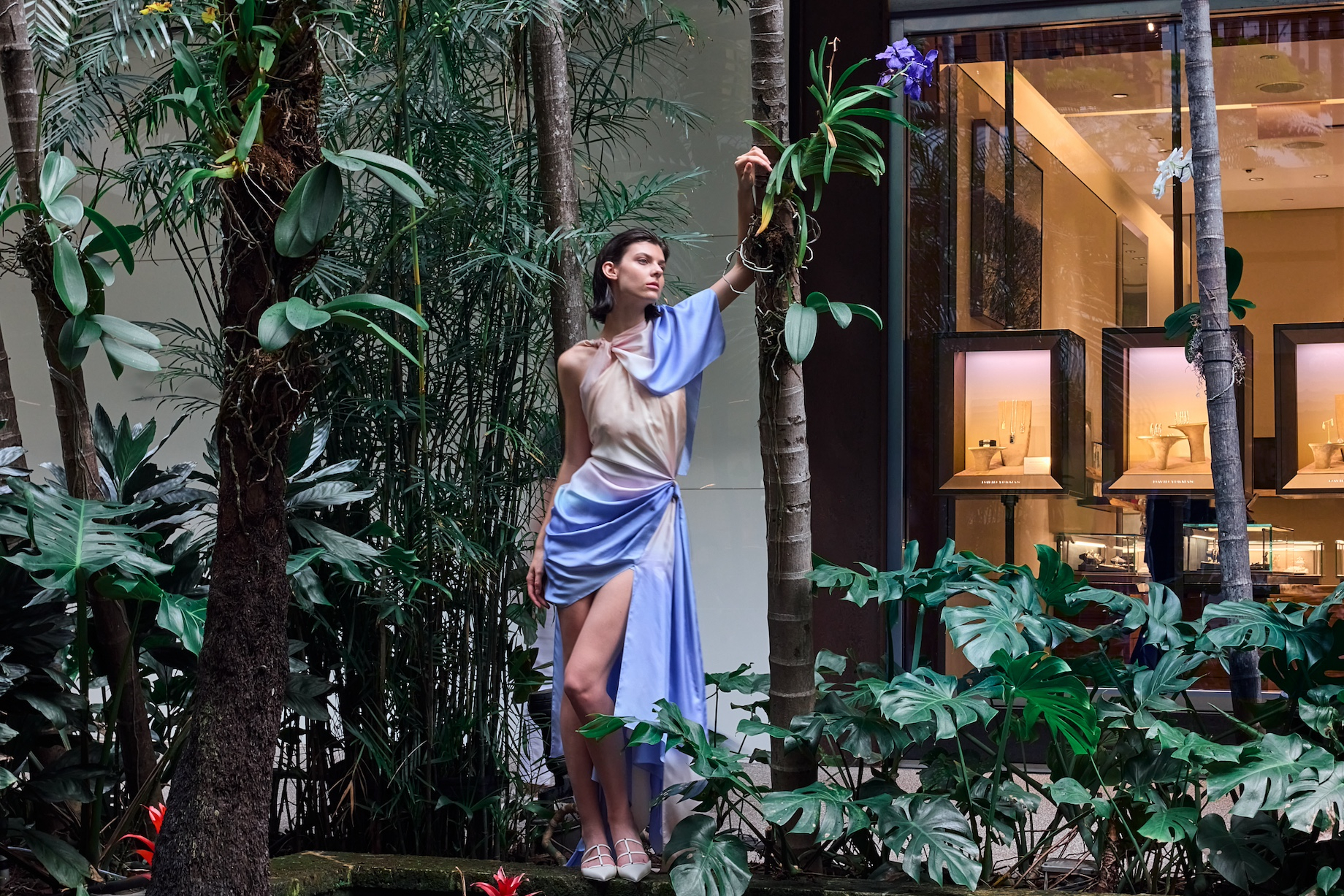 The Access Pop-up shops surround a lush outdoor garden designed to replicate the center court at Bal Harbour Shops. “The buil