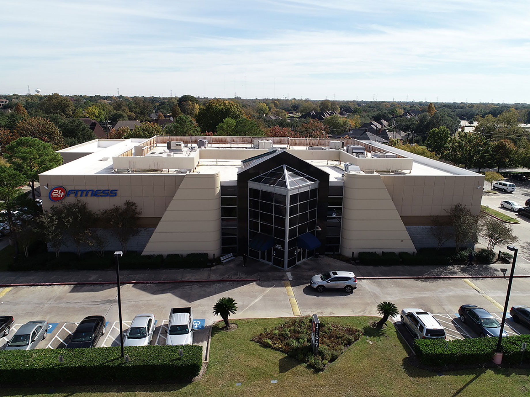 A single-tenant property net-leased to 24 Hour Fitness in Sugar Land, Texas