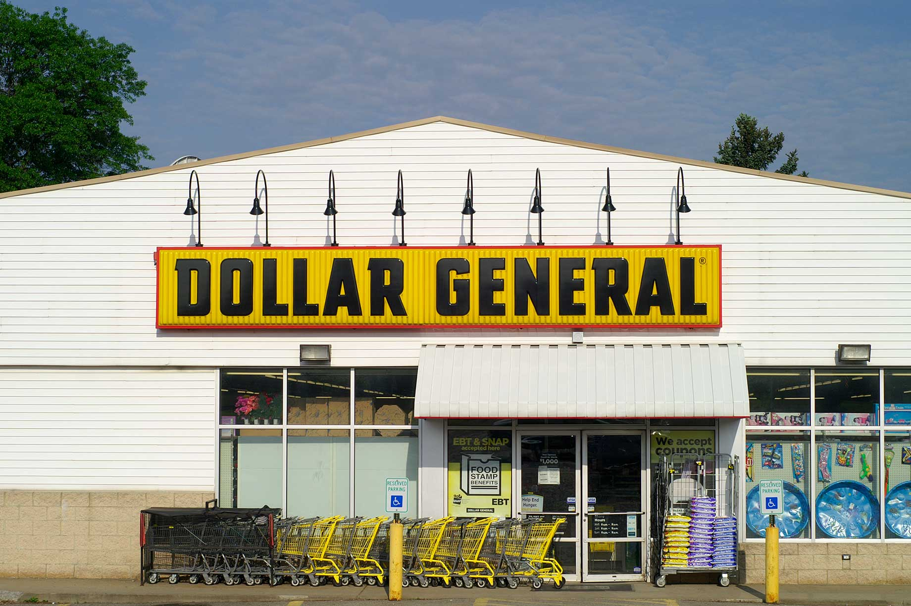 Dollar-store customer traffic grew by 3 percent for the 12 months ended in October, and spending increased by 7 percent