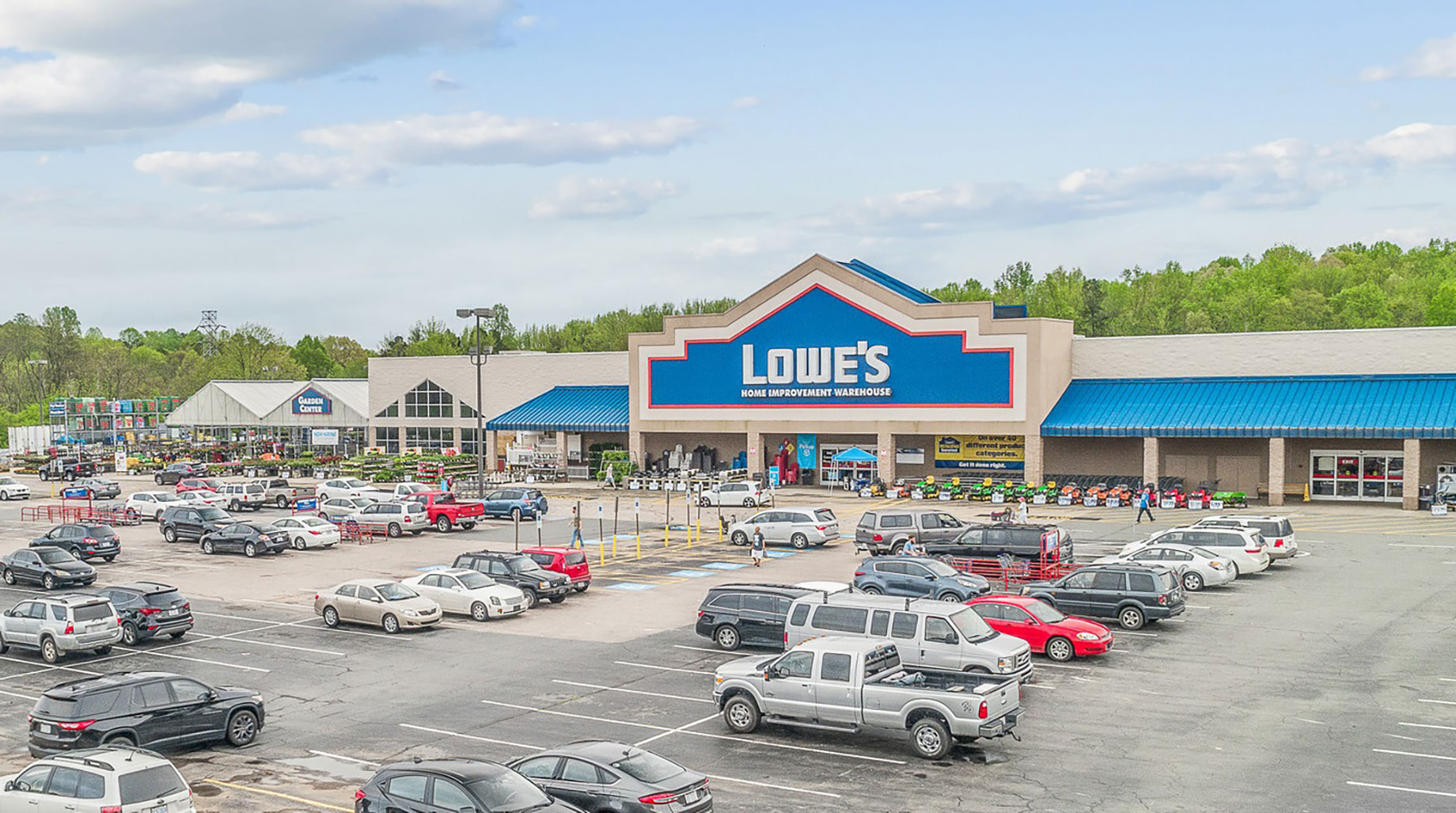 This property net-leased to Lowe's, in Concord, N.C., fetched $15.1 million