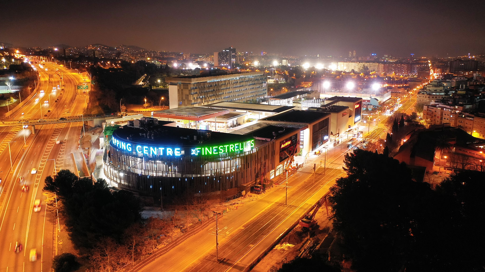 Finestrelles, a 100-store, 40,000-square-meter center integrated with 400 units of student housing opened in Barcelona this y