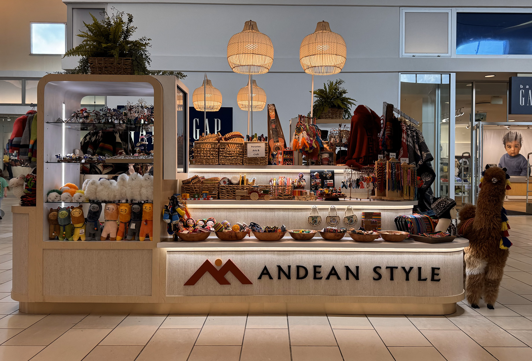 Andean Style’s transformed kiosk at Memorial City Mall in Houston