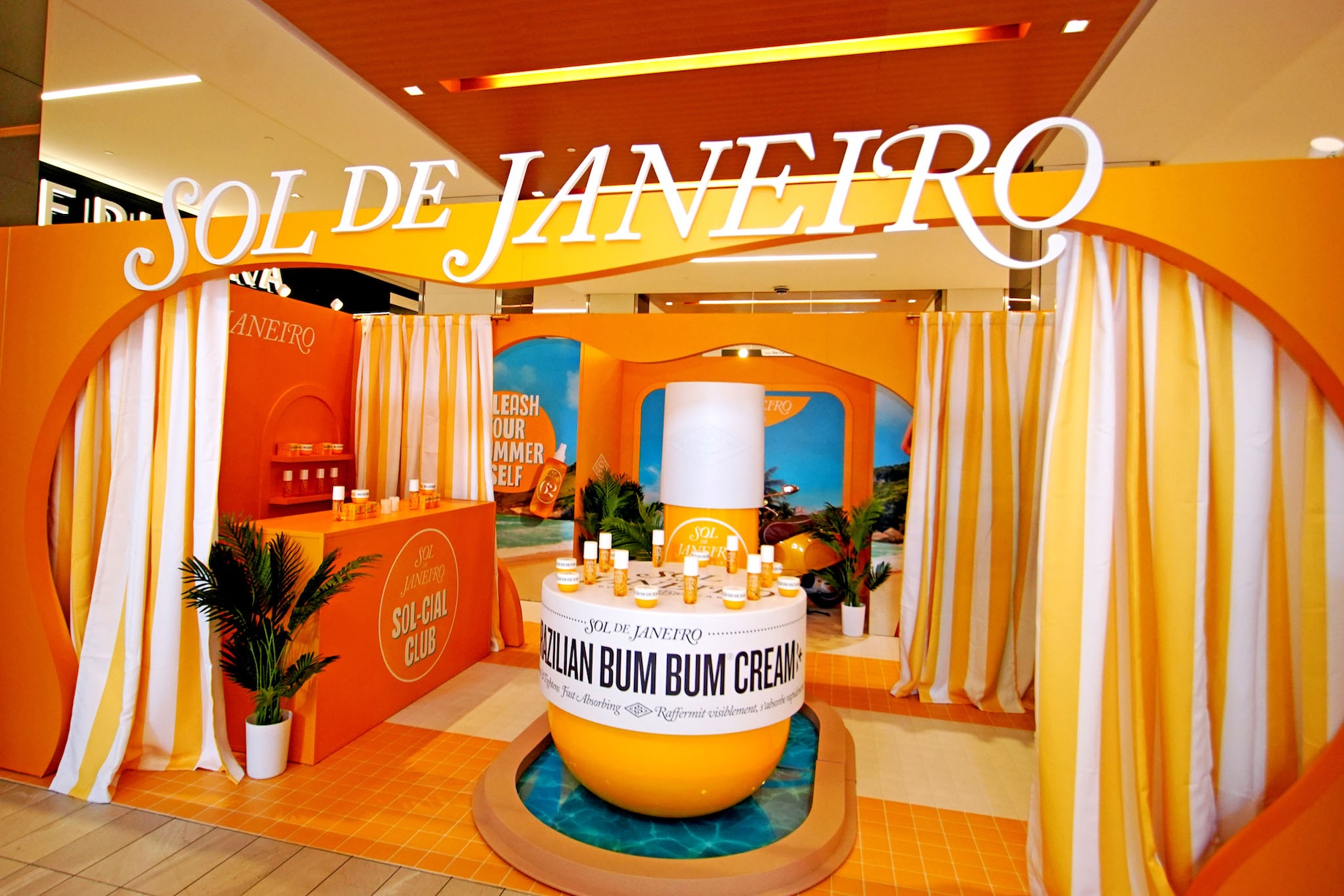 Sol de Janeiro pop-up at Montreal Eaton Centre