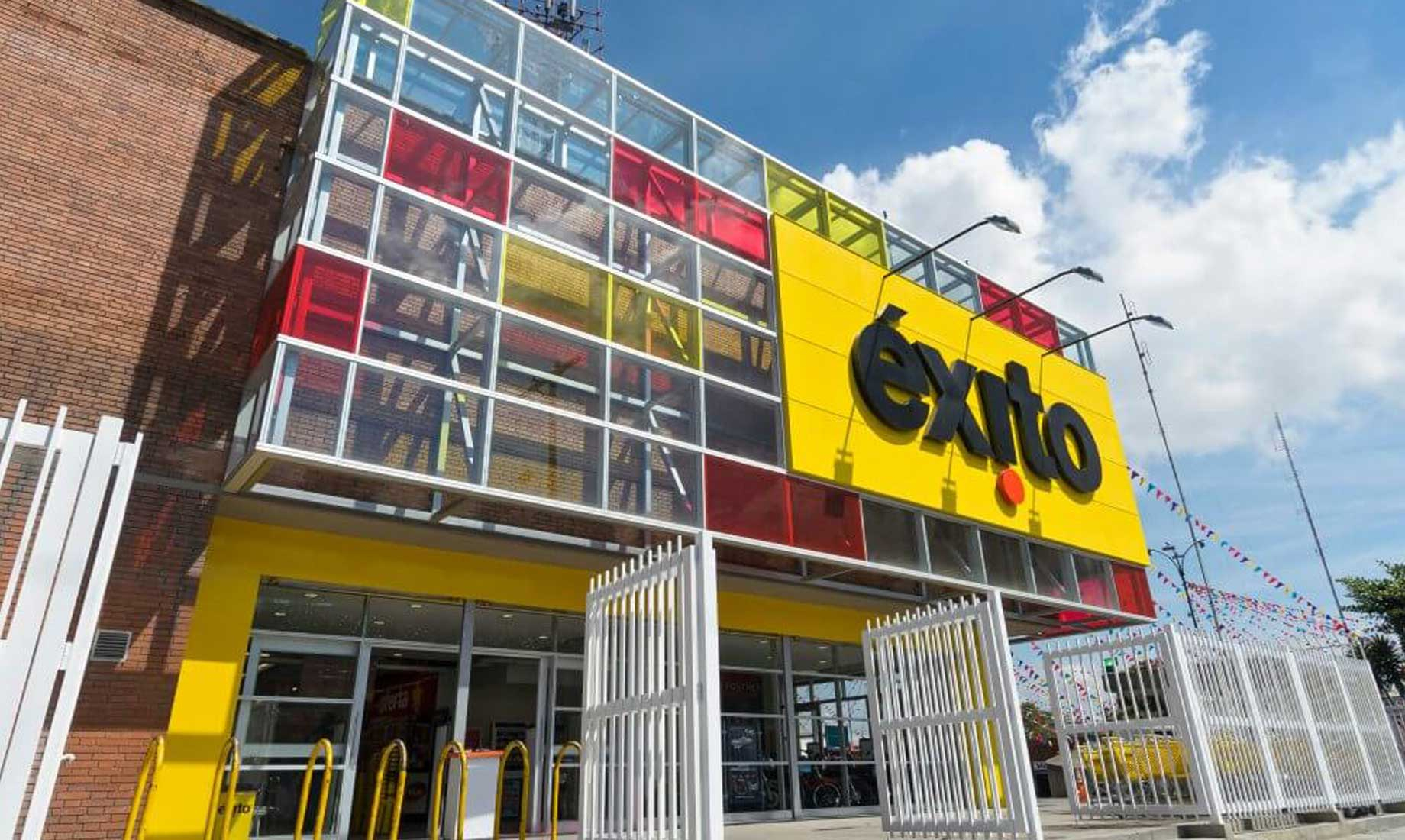 Grupo Éxito es uno de los mayores grupos minoristas de Latinoamérica con más de 1 573 tiendas en Argentina, Brasil, Colombia 