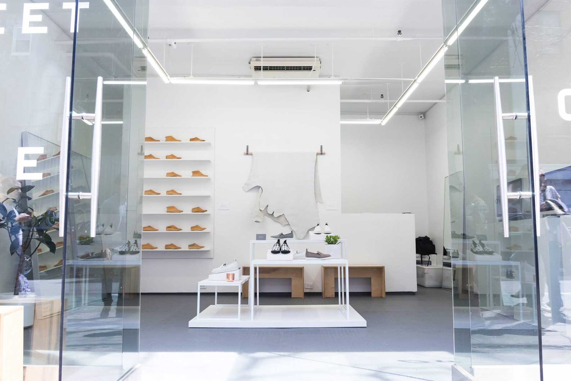 Apparel e-tailer Everlane has opened stores in New York City and San Francisco