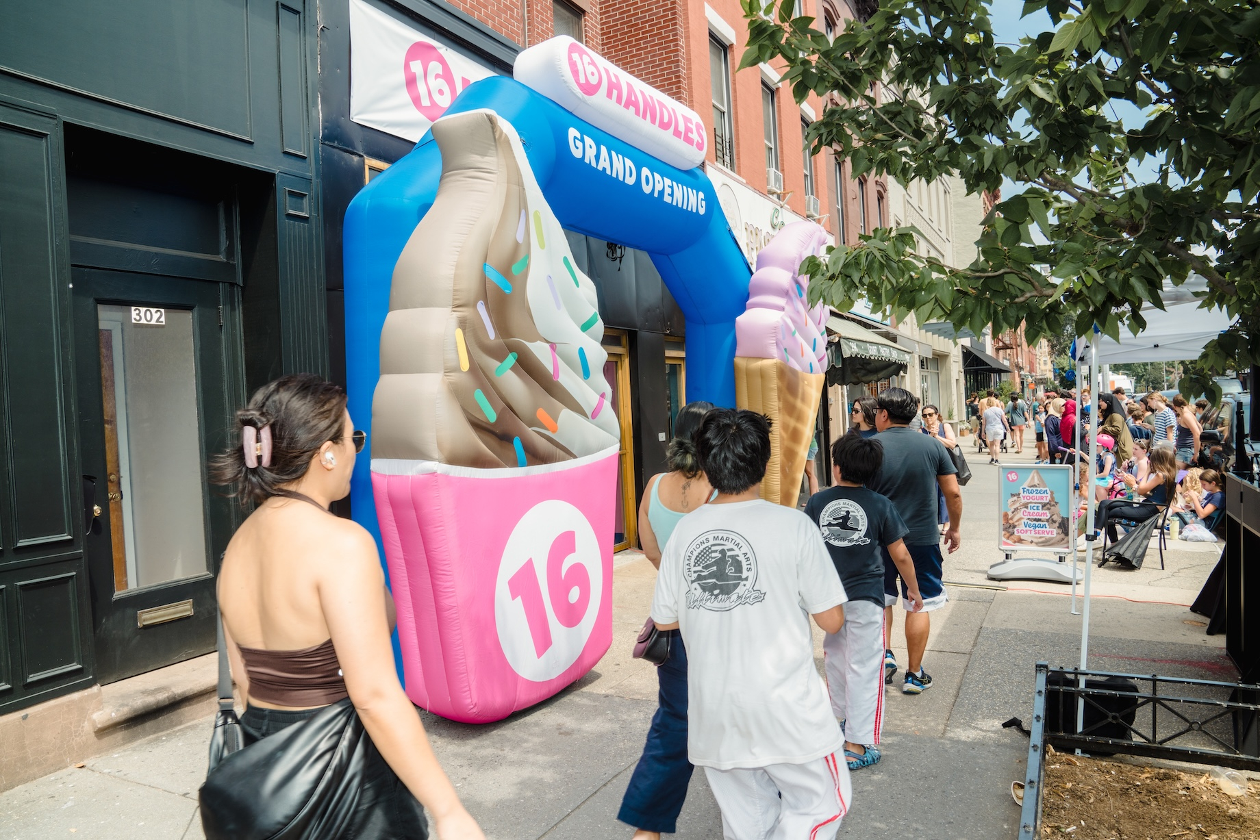 A 16 Handles franchise opened in Brooklyn’s Cobble Hill in July 2025.
