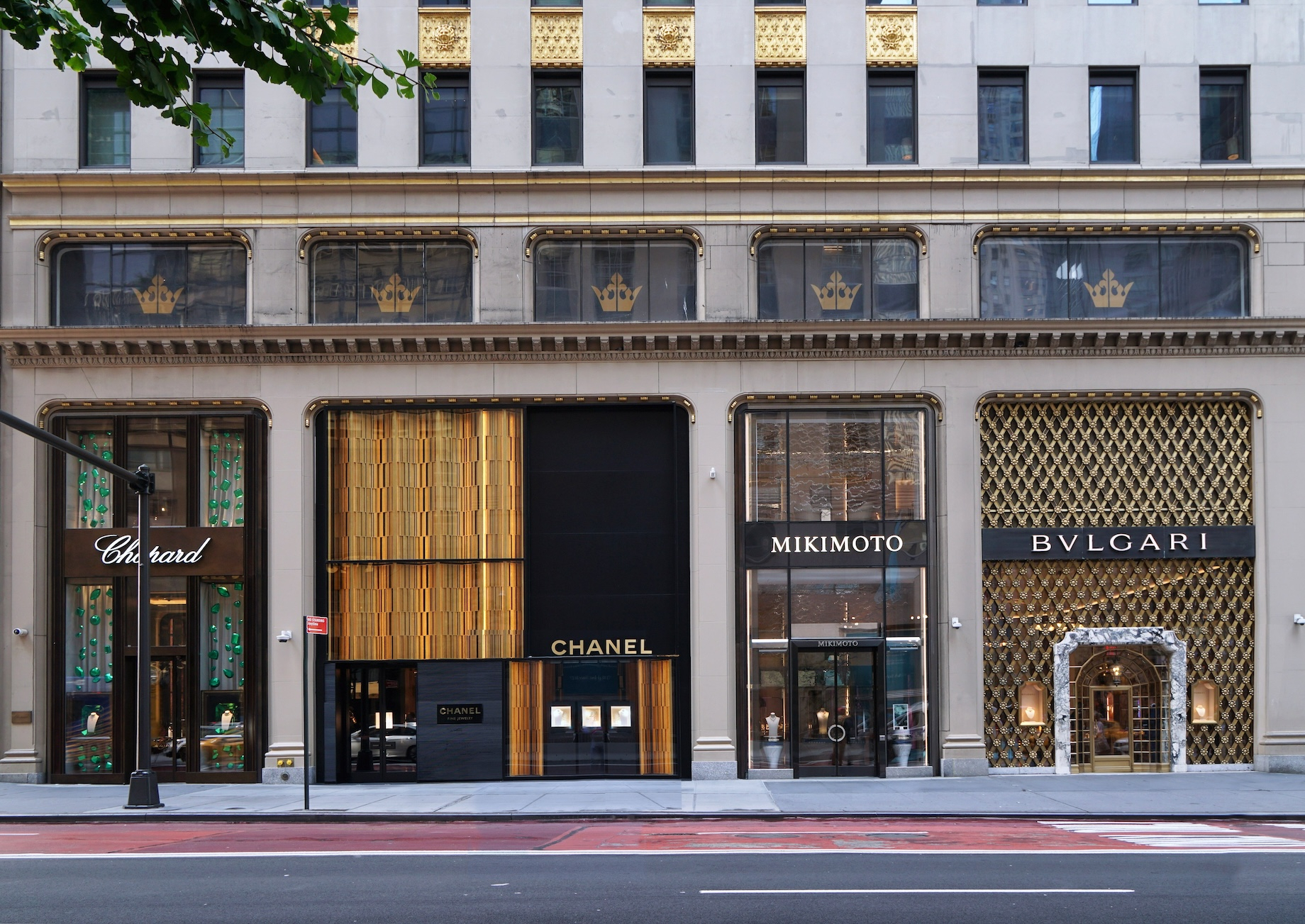 Brookfield Properties has refinanced a retail condo leased to Bulgari, Chanel and others on Manhattan’s Fifth Avenue. It’s pi