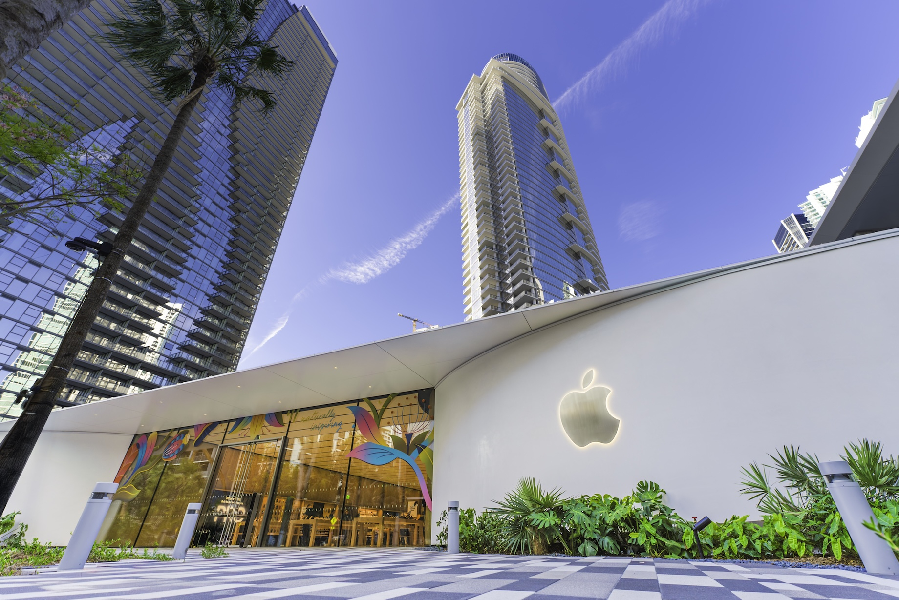 Apple is among the tenants at the 300,000-square-foot retail, restaurant and entertainment district within Miami Worldcenter.