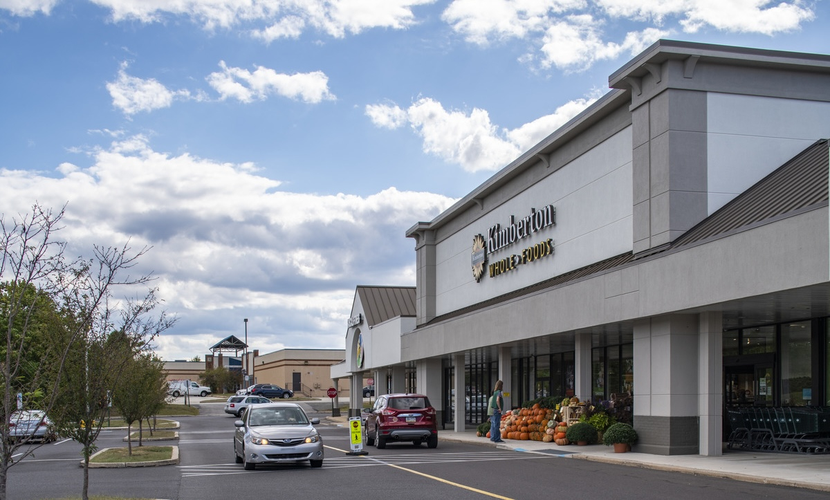 Leasing agents and other Brixmor employees benefit from access to analytical reports on performance and traffic for grocery a