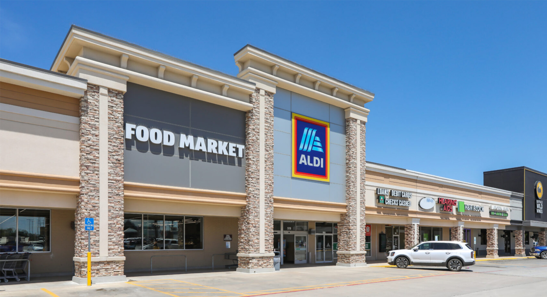 Dunhill Partners recently purchased the 150,459-square-foot, Aldi-anchored Commerce Square along West Commerce Street, which 