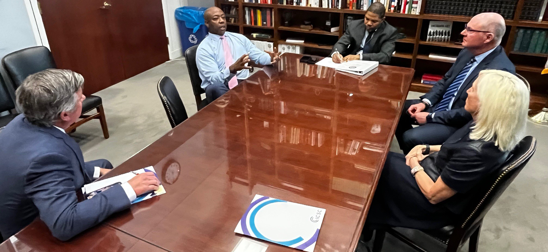 ICSC’s Moutray McLaren, Sen. Tim Scott of South Carolina, Scott’s tax counsel Shay Hawkins, ICSC’s Tom McGee and Edens’ Jodie