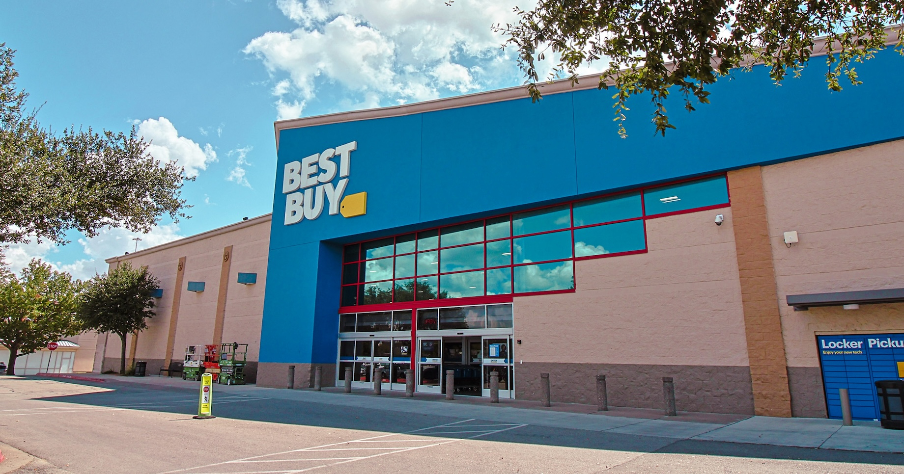 Best Buy is among the tenants at Lakeline Plaza & Village in Cedar Park, Texas.