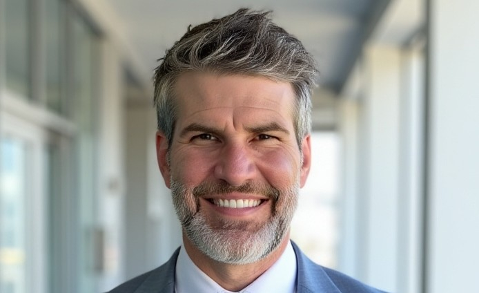Mark Bateman leads JLL’s new retail solutions group, which provides design, architecture and multisite project management ser