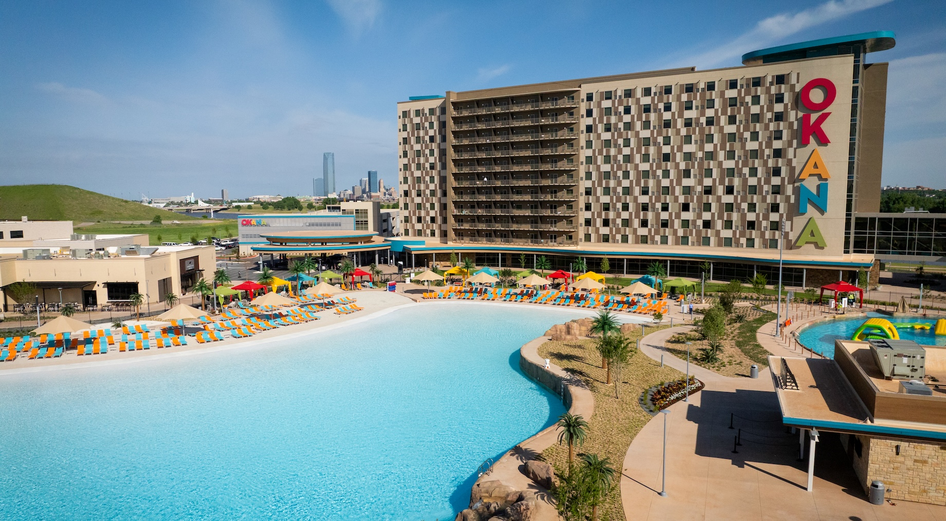 Okana Resort & Indoor Waterpark’s sundrenched 200,000-square-foot outdoor section, opened in May, features a white-sand b
