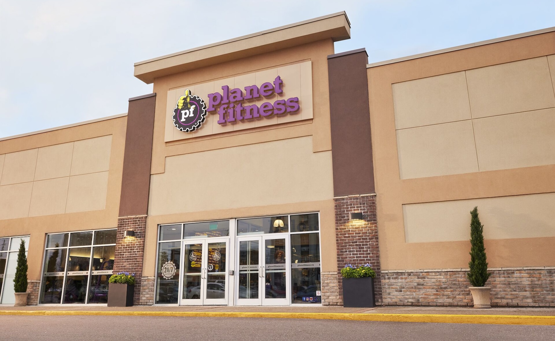 Planet Fitness operates nearly 2,900 gyms around the world.