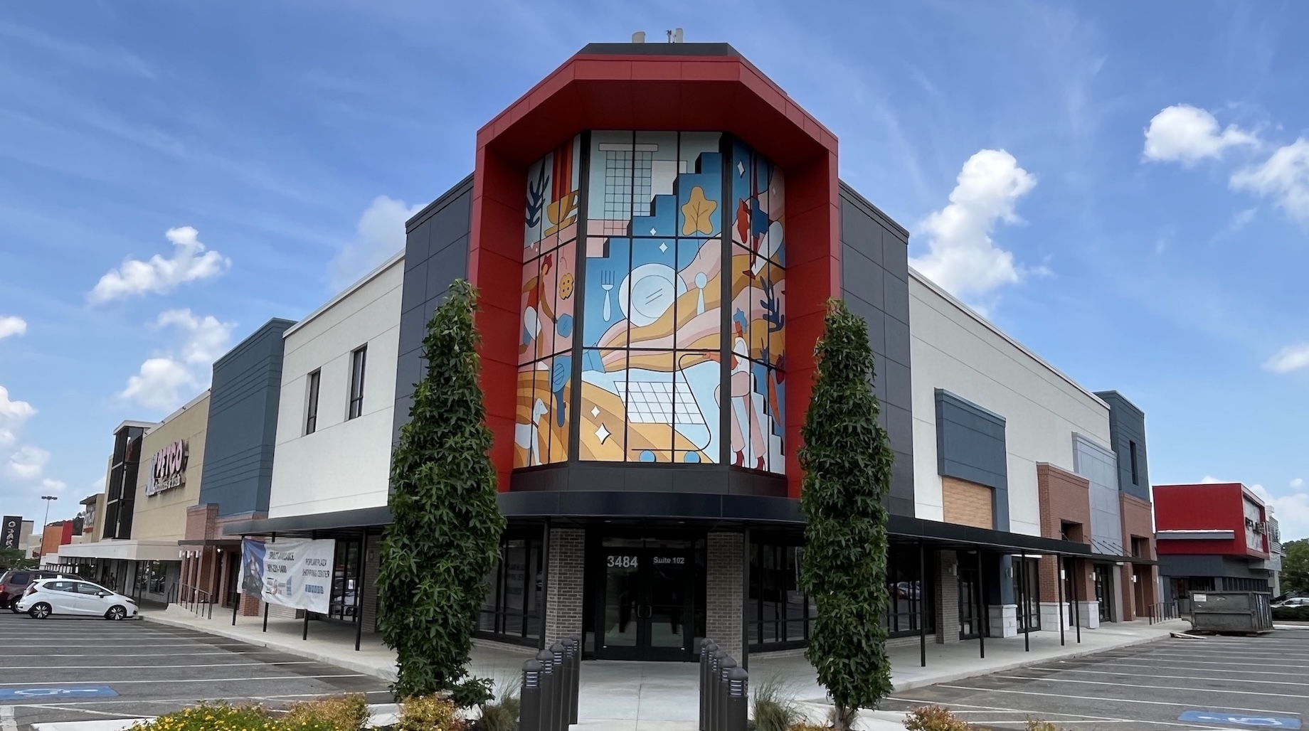 JLL Capital Markets recently arranged the refinancing of Finard Properties’ Poplar Plaza in Memphis, Tennessee.