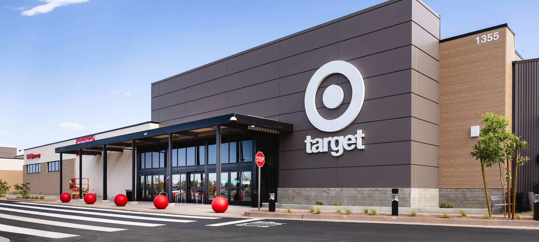 Vestar’s Verrado Marketplace, a 500,000-square-foot Target-anchored shopping center on the west edge of Phoenix, opened in Ma