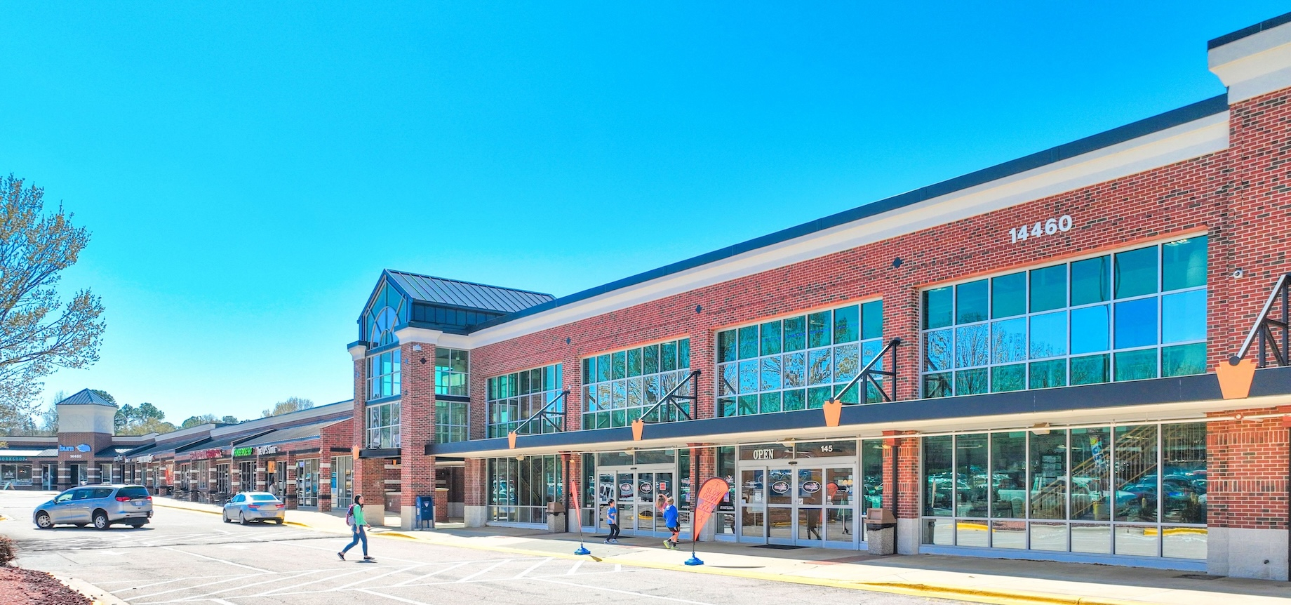 A fund managed by Greenberg Gibbons and joint-venture partner Wilder bought this neighborhood shopping center in Raleigh, Nor