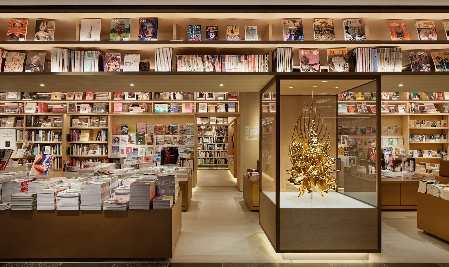 Ginza Tsutaya Books in Tokyo’s Ginza 6 mall reminded GGP’s Kirsten Lee that bookstores can create stirring experiences for sh