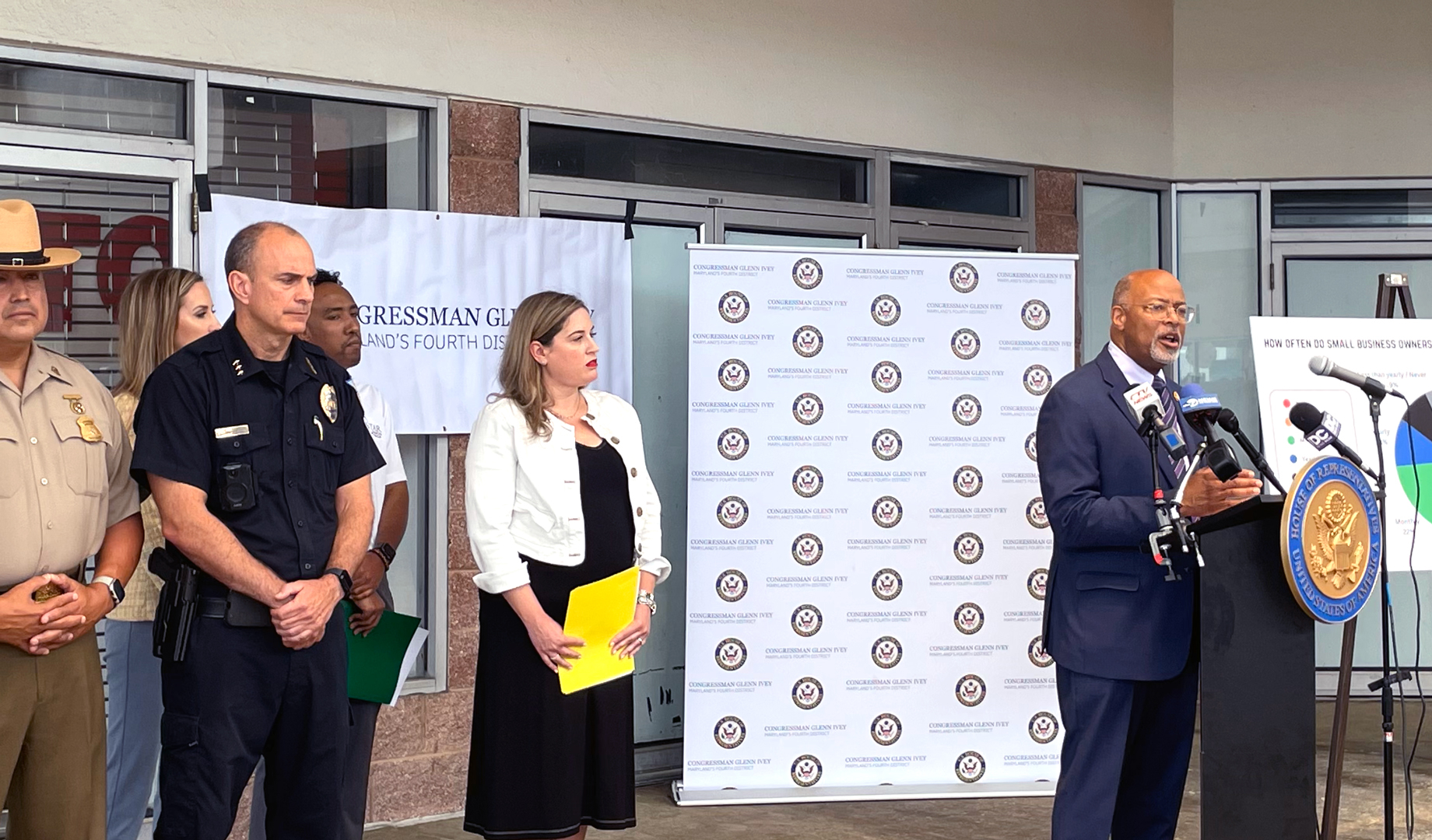 State and local law enforcement, Abby Jagoda (ICSC) and U.S. Representative Glenn Ivey (D-MD).