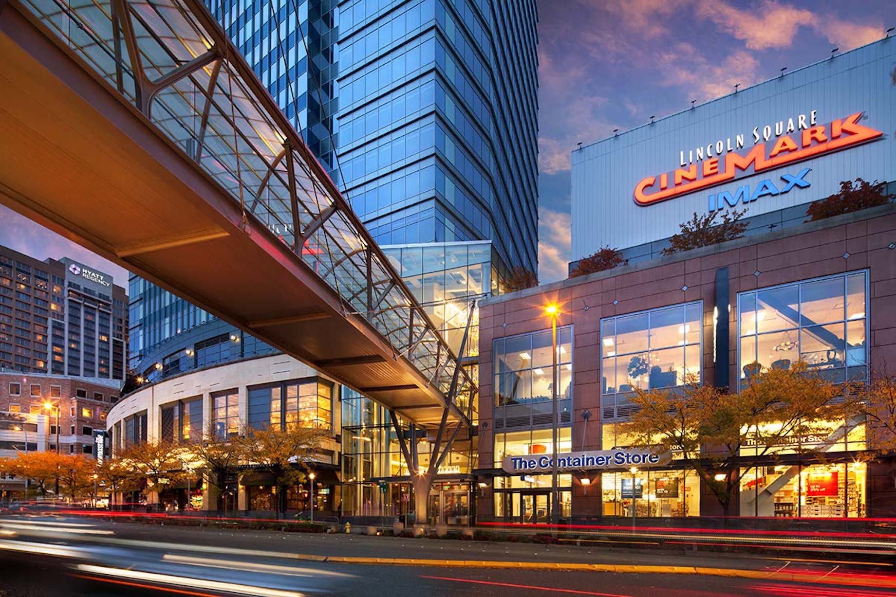 Bellevue Collection’s first skybridge, to Lincoln Square North. Photo credit: Mark Silverstein