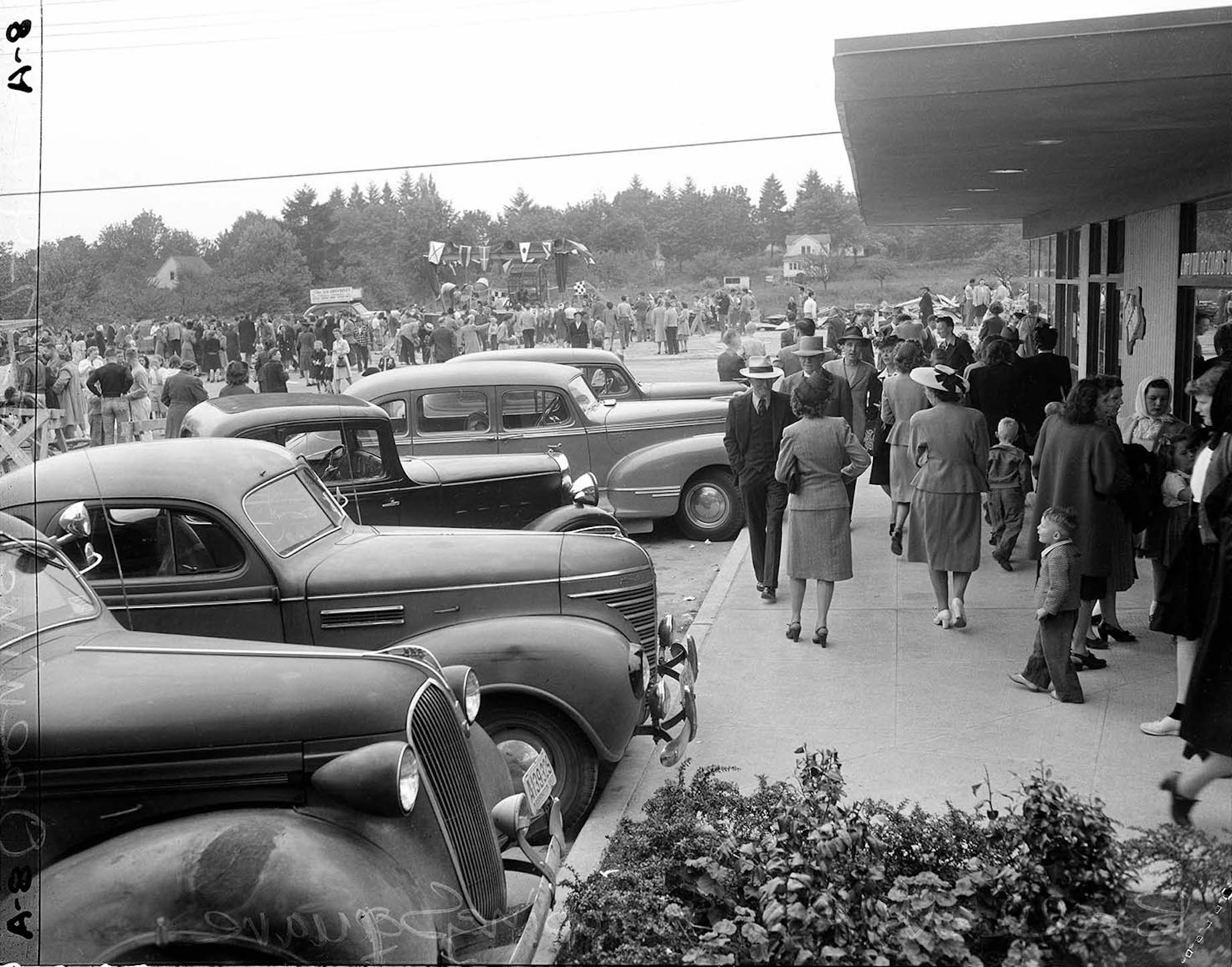 The Aug. 20, 1946 grand opening of Bellevue Shopping Square featured an orchestra, searchlights, a live radio broadcast and h