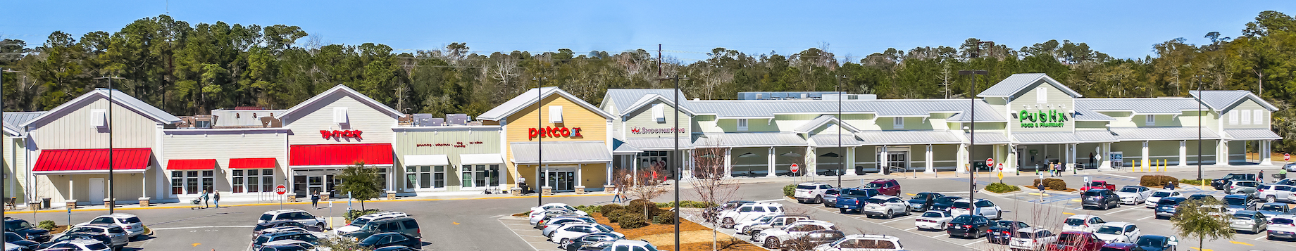 This month, South Carolina’s Publix-anchored Pawleys Island Plaza sold at a 5.59% cap rate. Photo credit: Unmanned Aerial Sol
