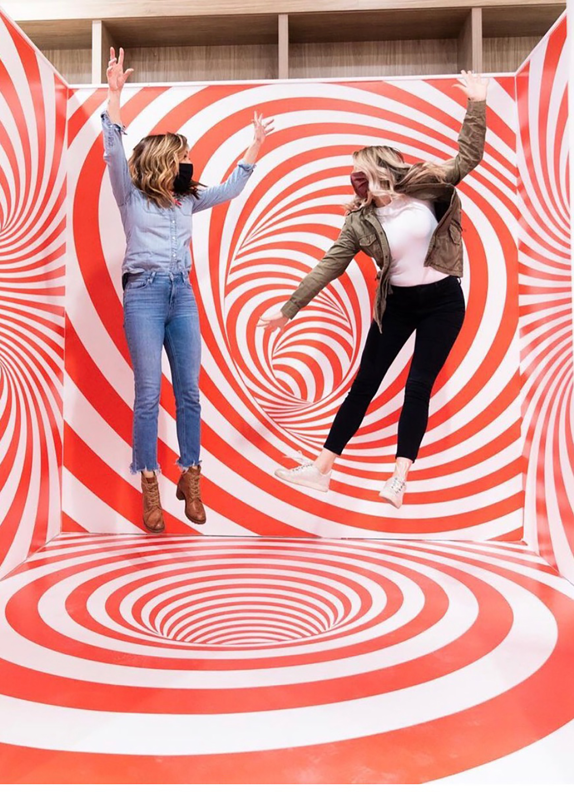 Pose: A Holiday Experience
