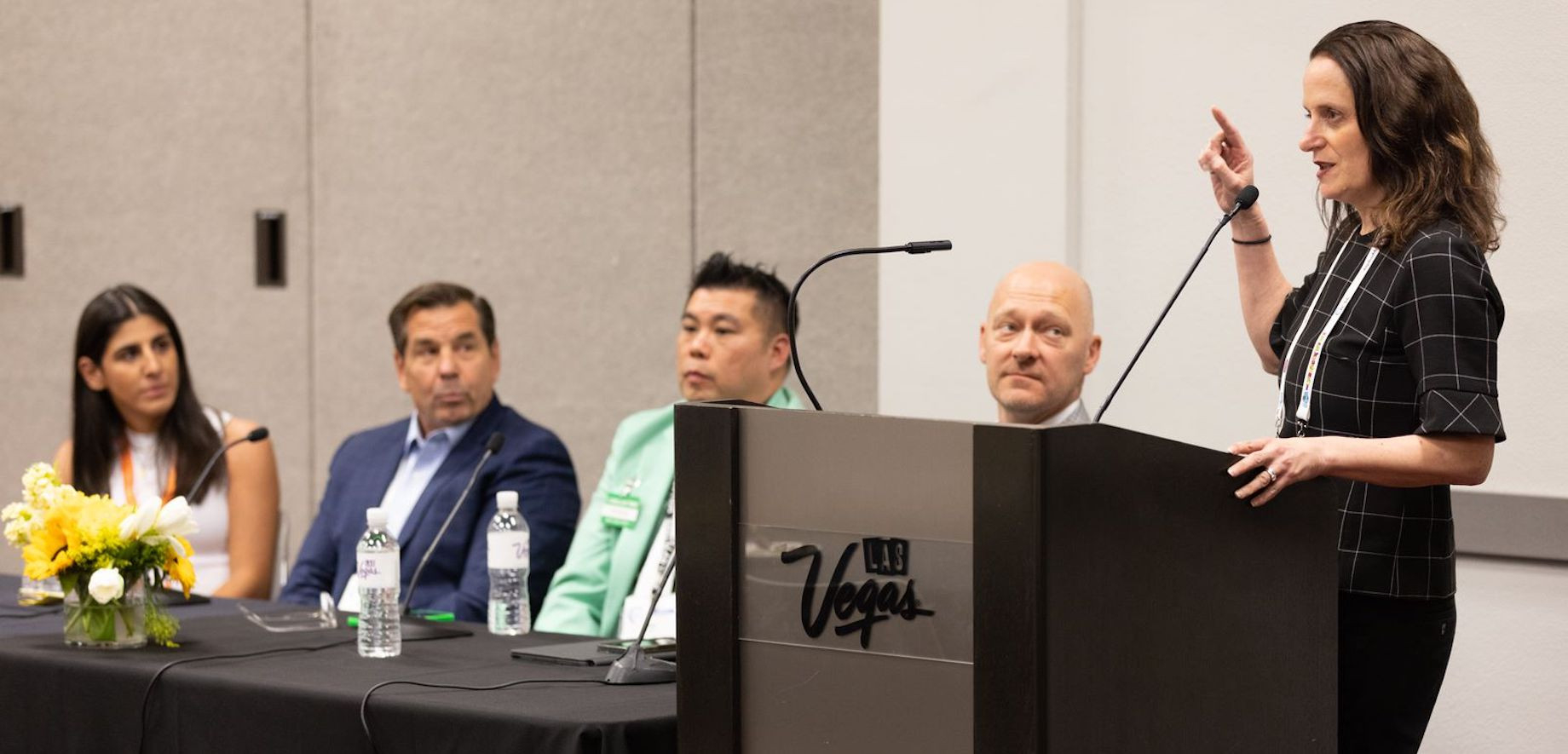 During lunch for students attending ICSC LAS VEGAS, retailers discussed trends in the Marketplaces Industry. Speakers, pictur