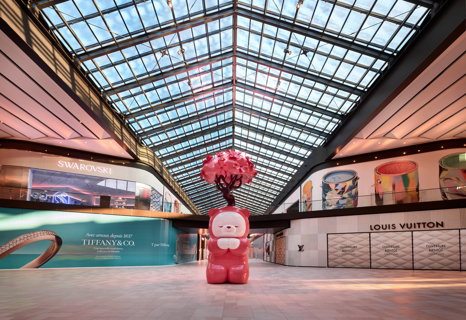 Of Montreal-based sculptor Chun Hua Catherine Dong’s The Wishing Bear at Royalmount, the property’s website said: “Influenced