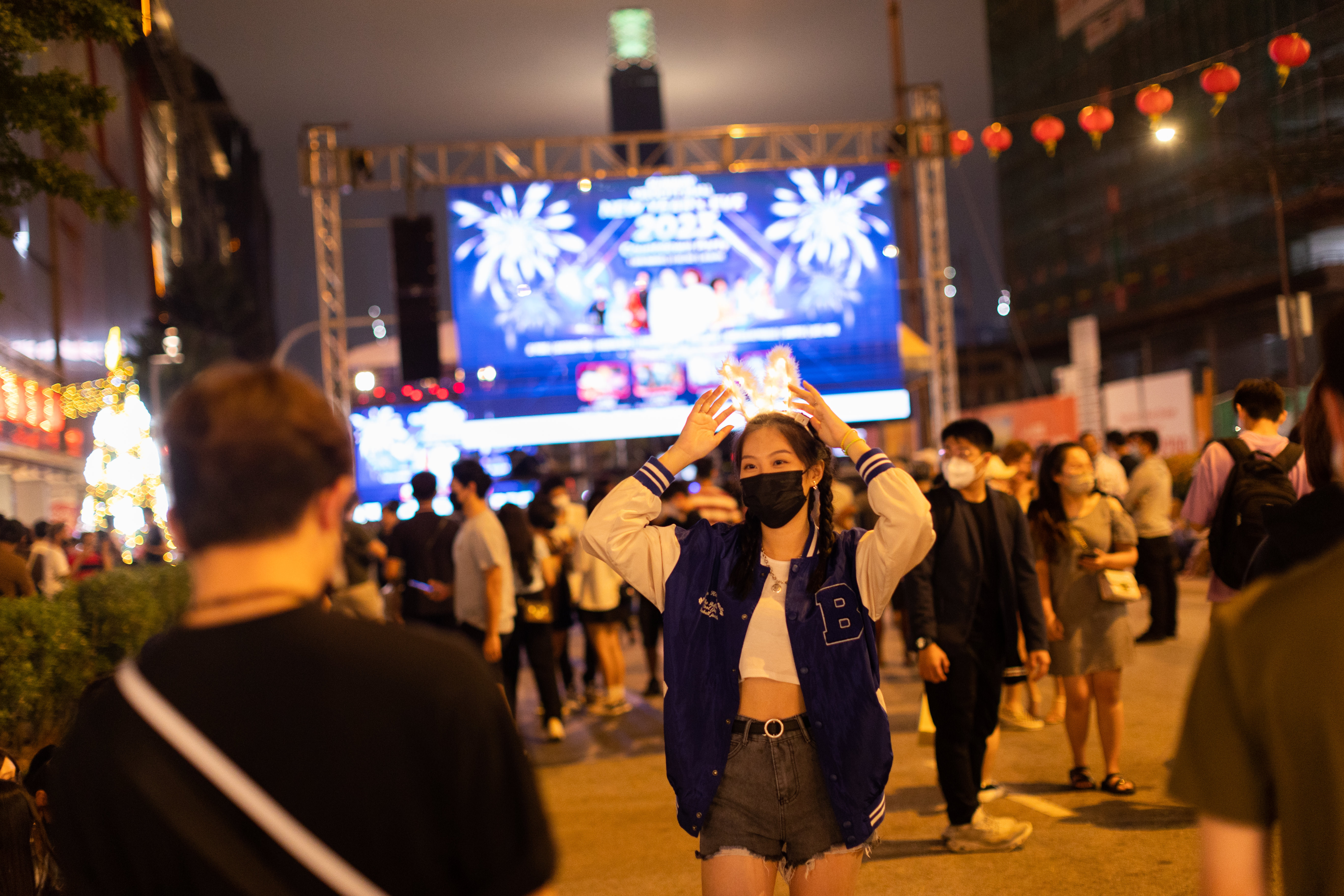 Kuala Lumpur, Malaysia’s Sunway Velocity Mall organized a free New Year’s Eve Countdown Party with live performances by local