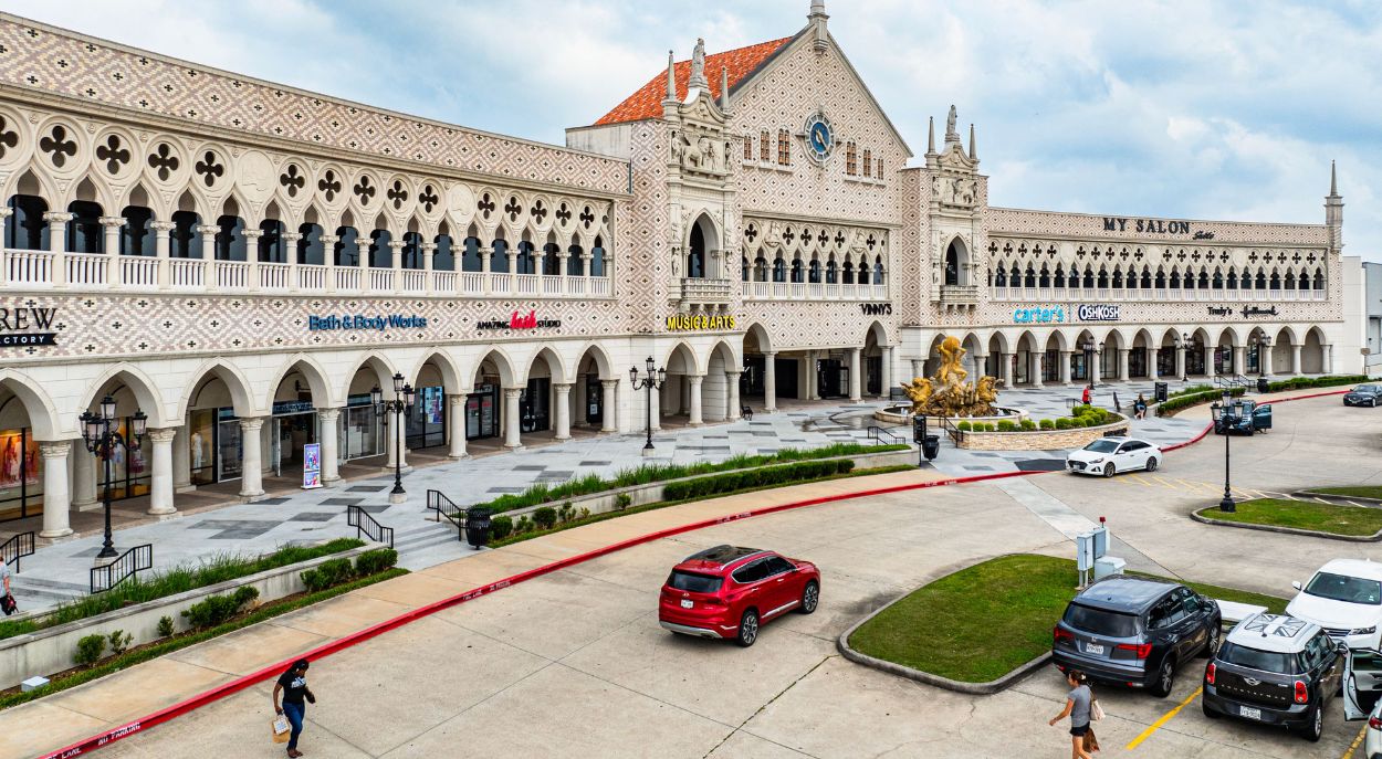 Portofino Shopping Center in Shenandoah, Texas, is among eight properties that DLC and DRA Advisors purchased for $429 millio