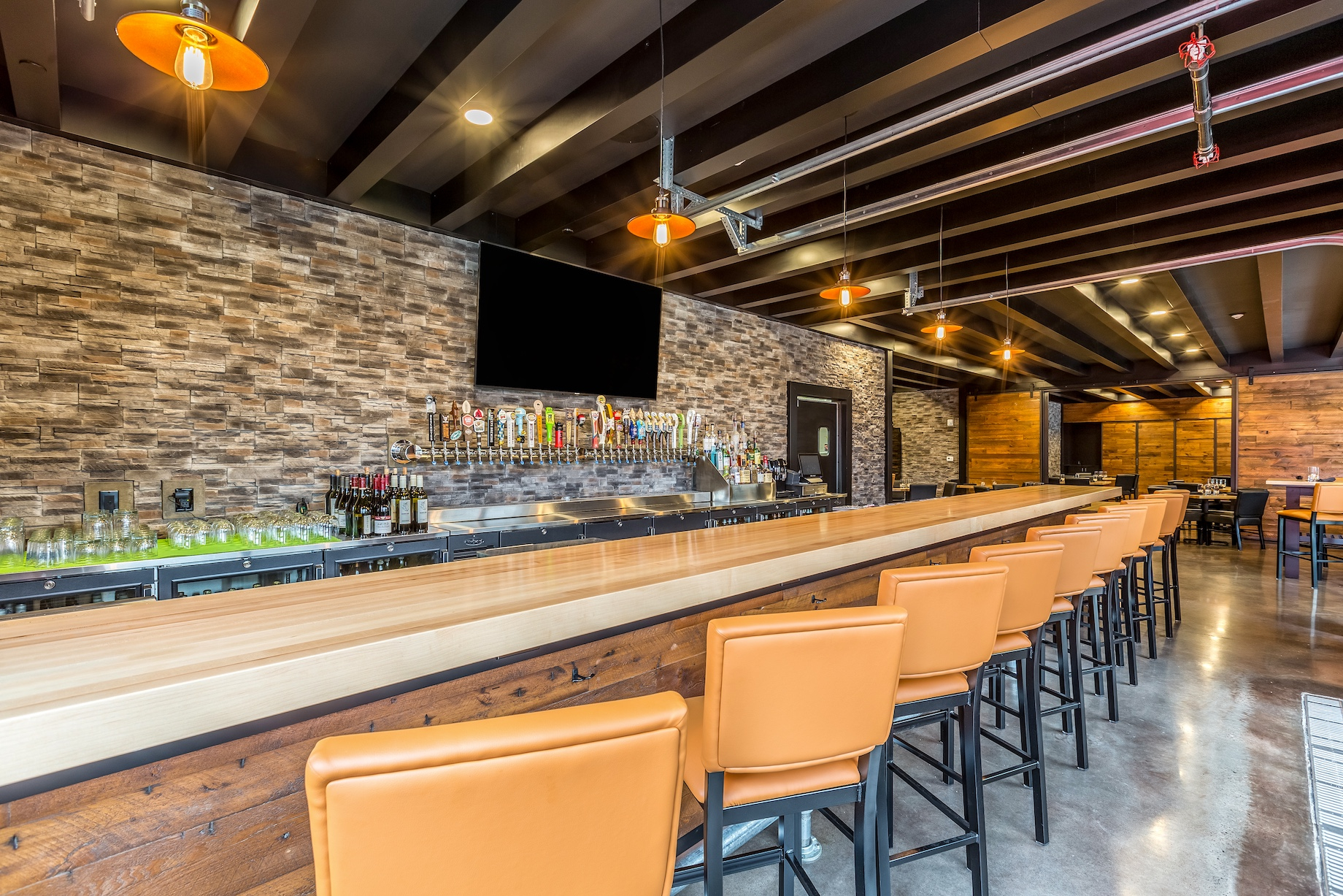 Wissota Chophouse’s bar serve wine and liquor, as well as craft beers from around the country on tap.