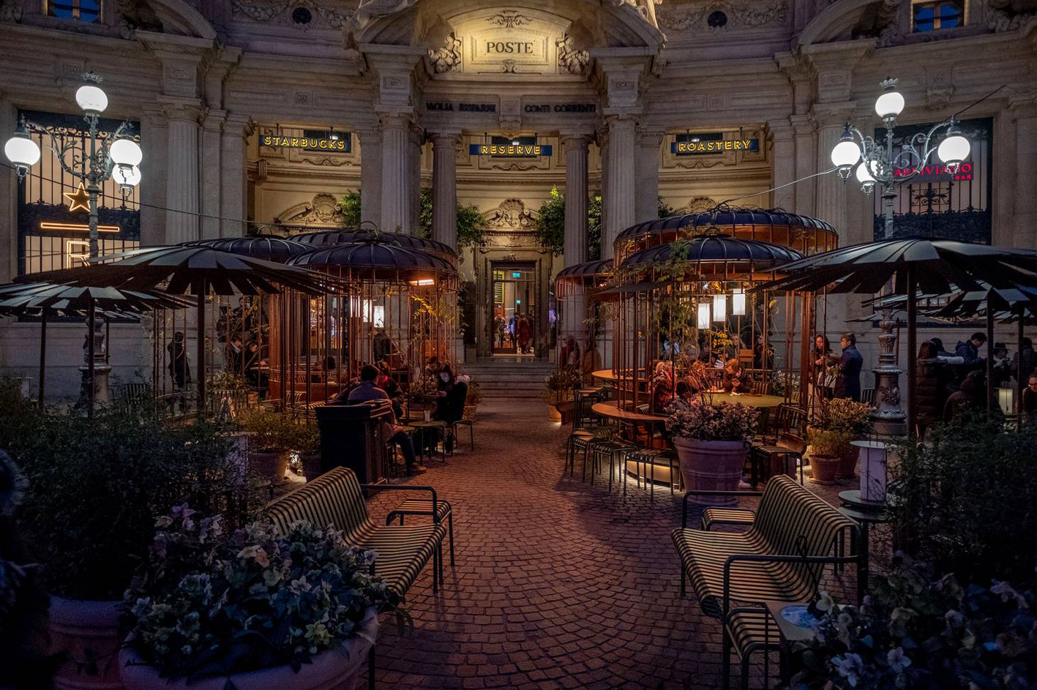 Starbucks PickUp concept to serve apporders only ICSC