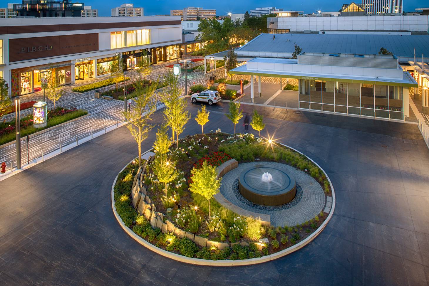 Oakbrook Mall Hours >> Oakbrook Center Faces Down A Retail Revolution Icsc International Oakbrook Mall Hours >> Oakbrook Center Faces Down A Retail Revolution Icsc International